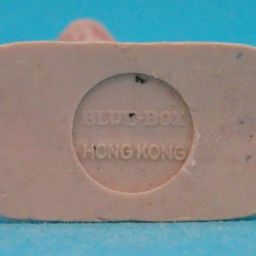 Inscriptions Blue Box HONG KONG sous le socle de toutes les figurines et chevaux.